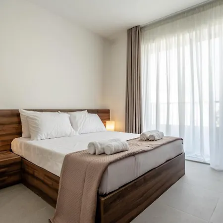 Bright & Airy 2 Bedroom In Ibragg Apartamento